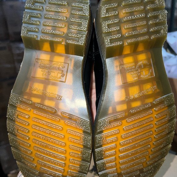 NIB Dr. Martens 2976 Smooth Leather Chelsea Boots - Picture 7 of 9